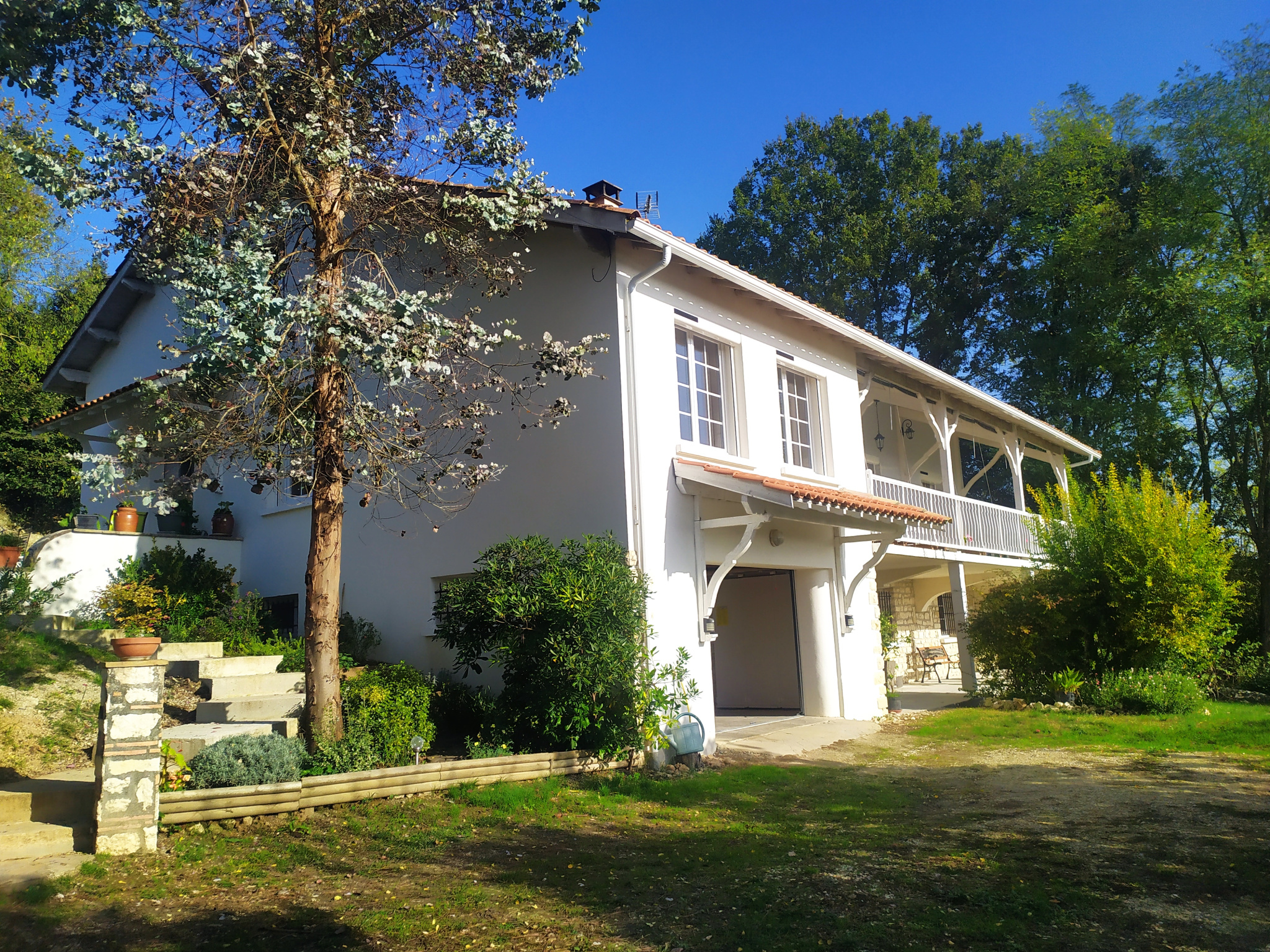 Agence immobilière de Immo + Com -